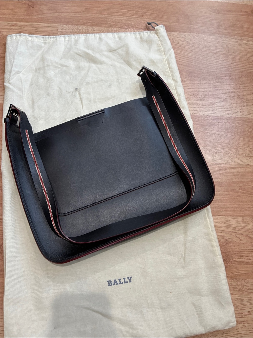 Like new Bally leather purse